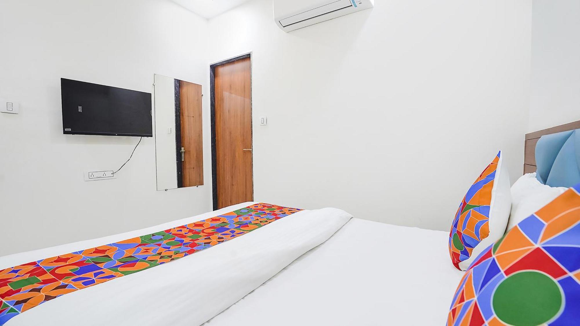Fabhotel Vishala In Ahmedabad Exterior photo