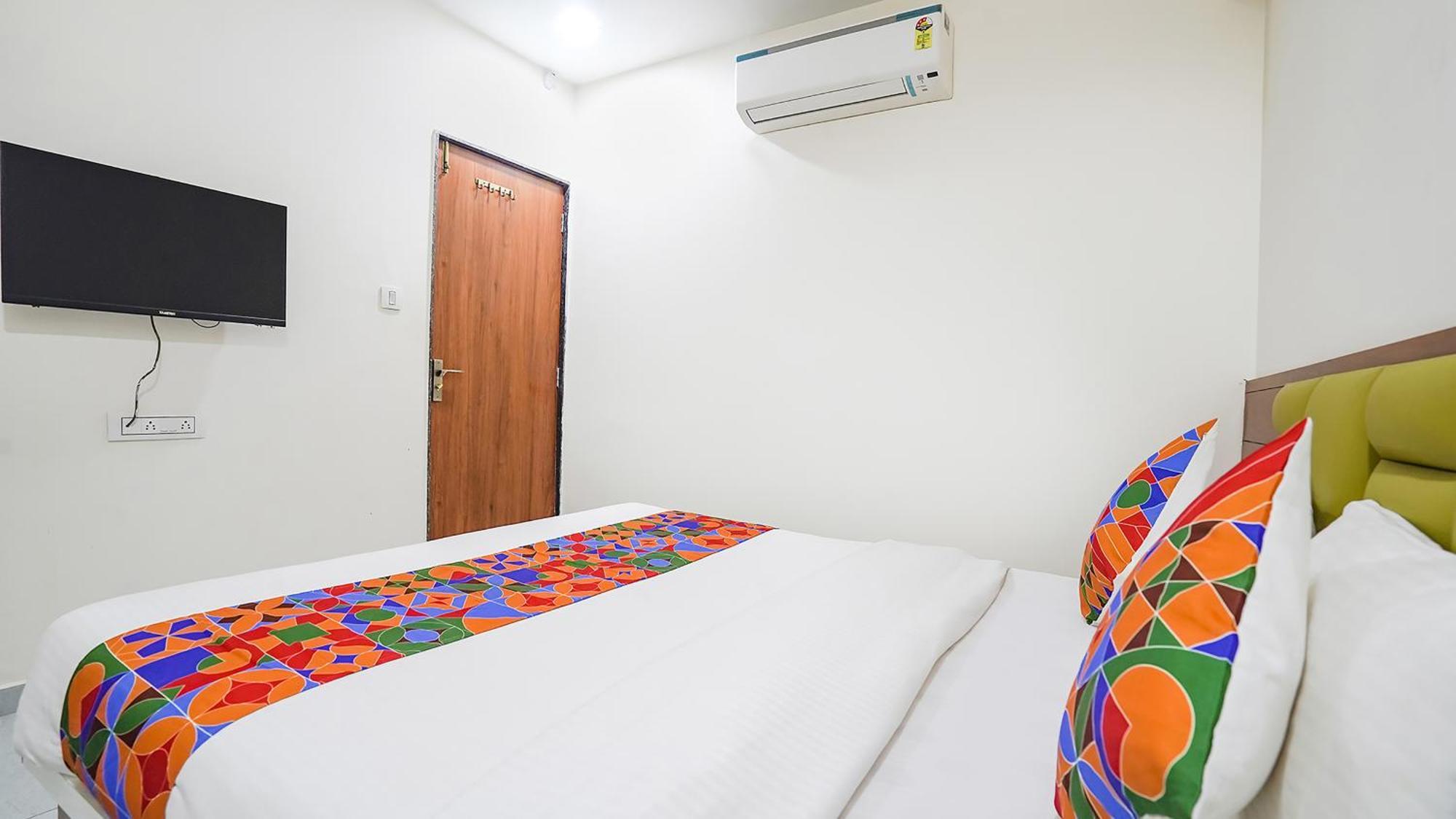 Fabhotel Vishala In Ahmedabad Exterior photo