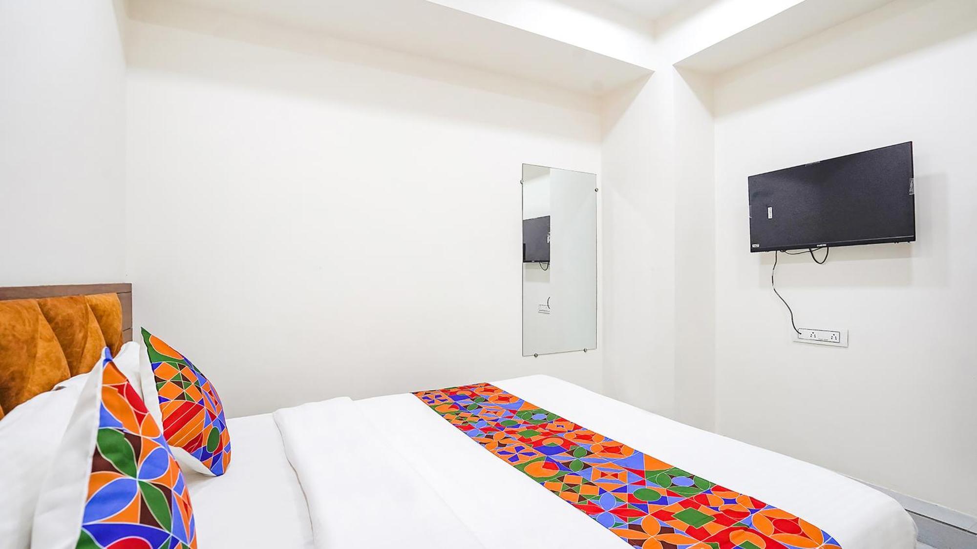 Fabhotel Vishala In Ahmedabad Exterior photo