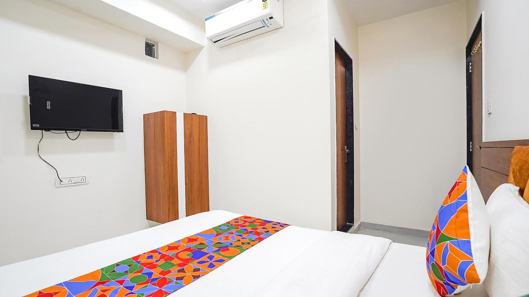 Fabhotel Vishala In Ahmedabad Exterior photo