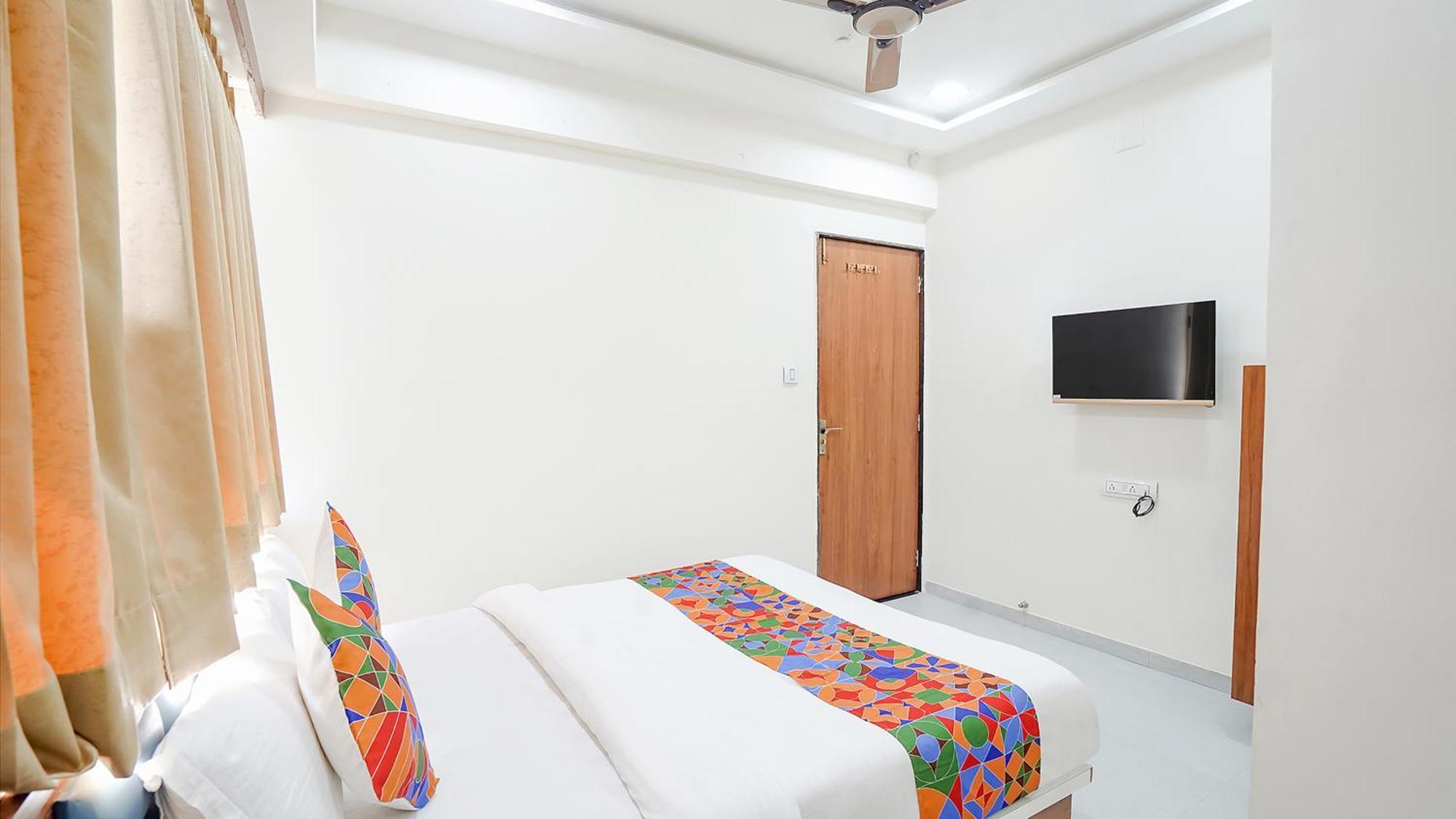 Fabhotel Vishala In Ahmedabad Exterior photo