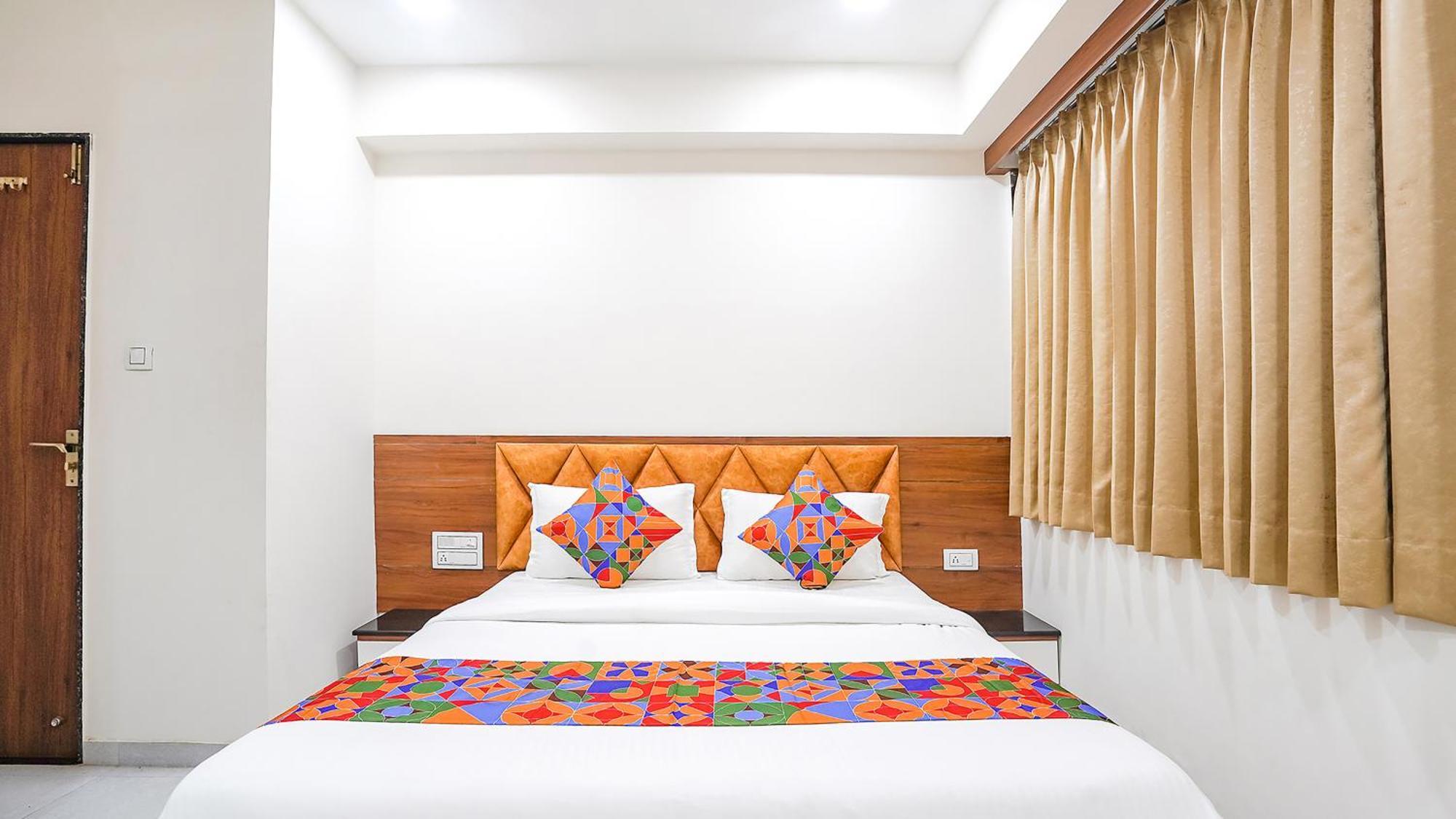 Fabhotel Vishala In Ahmedabad Exterior photo