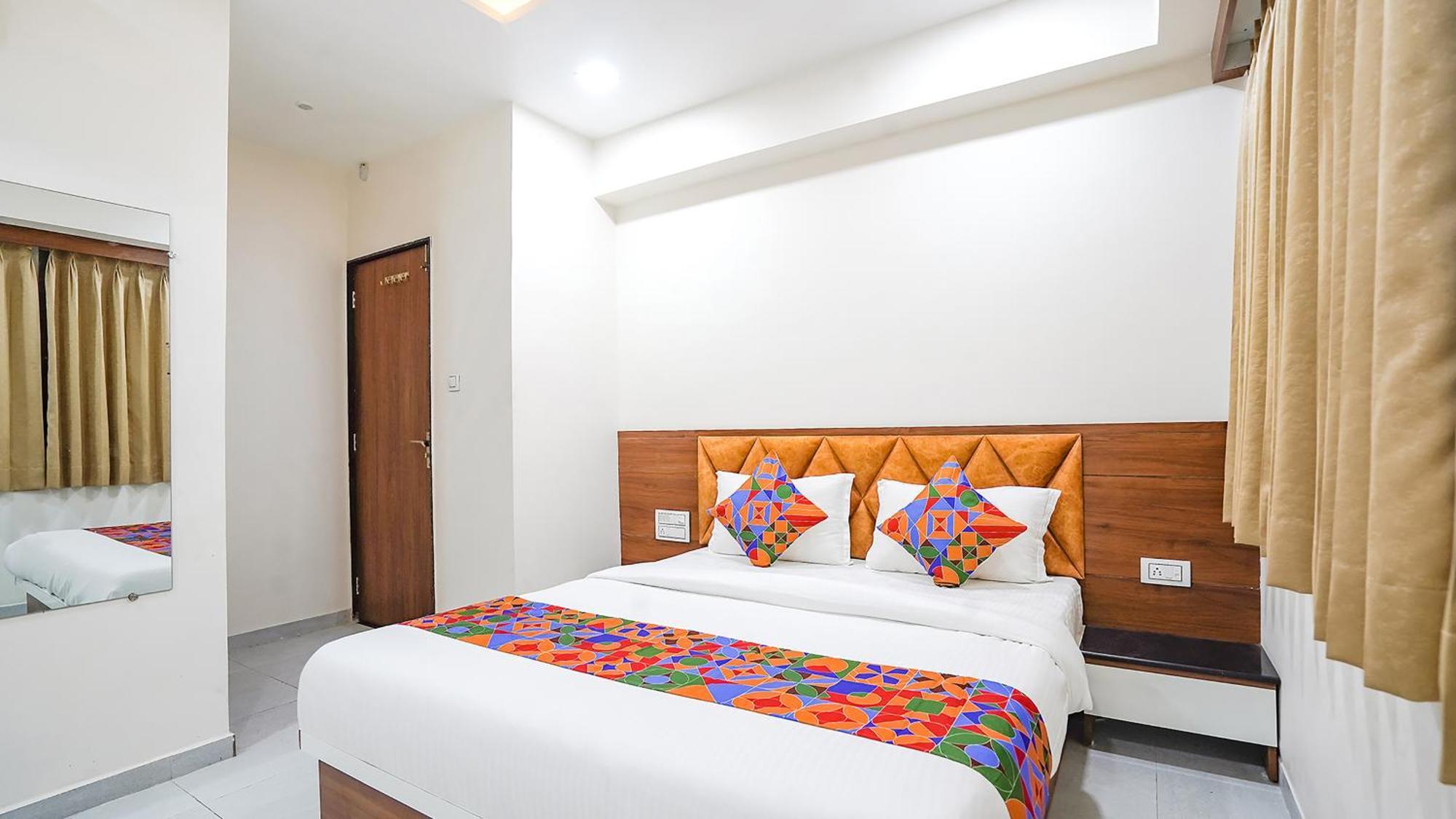 Fabhotel Vishala In Ahmedabad Exterior photo