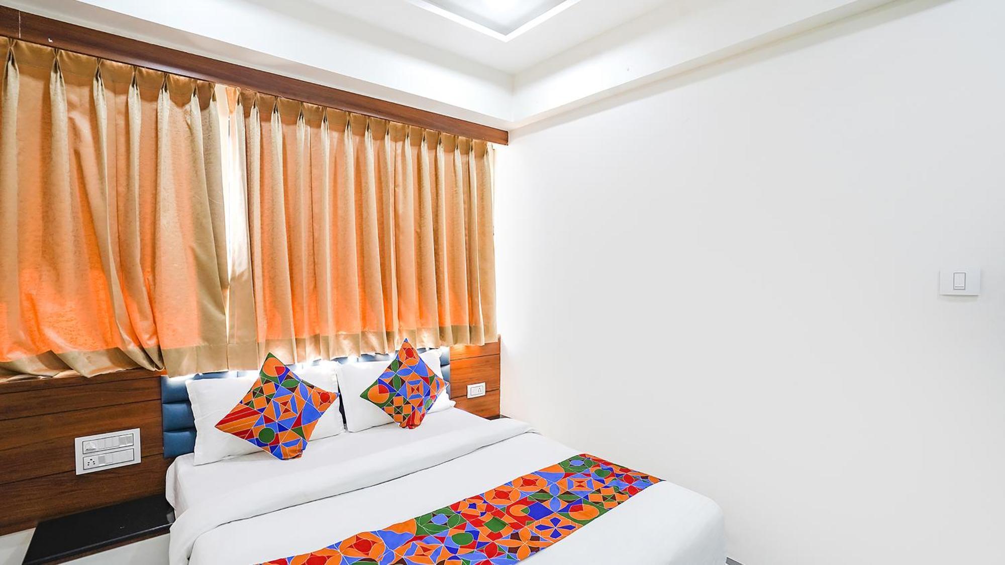 Fabhotel Vishala In Ahmedabad Exterior photo