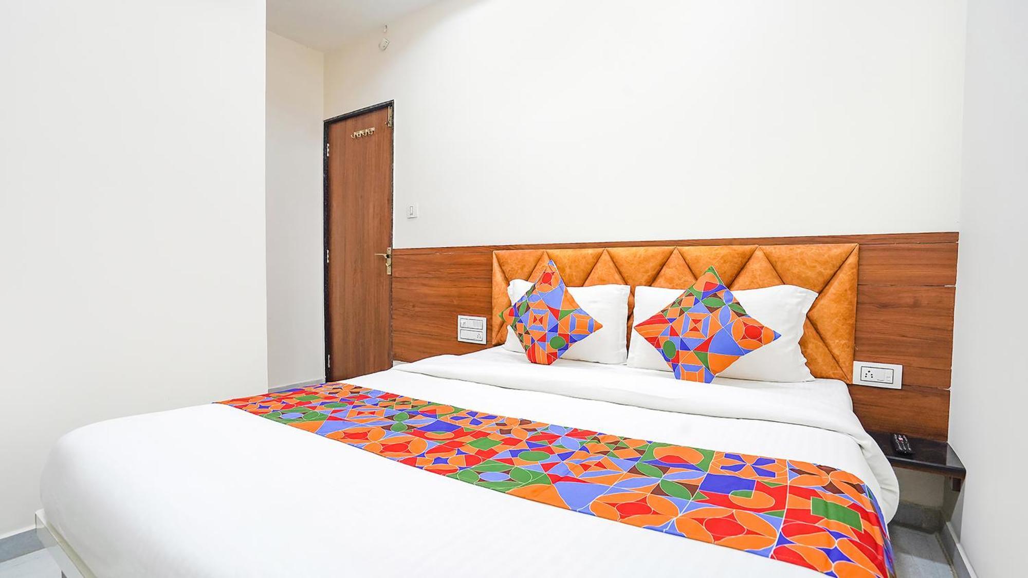 Fabhotel Vishala In Ahmedabad Exterior photo